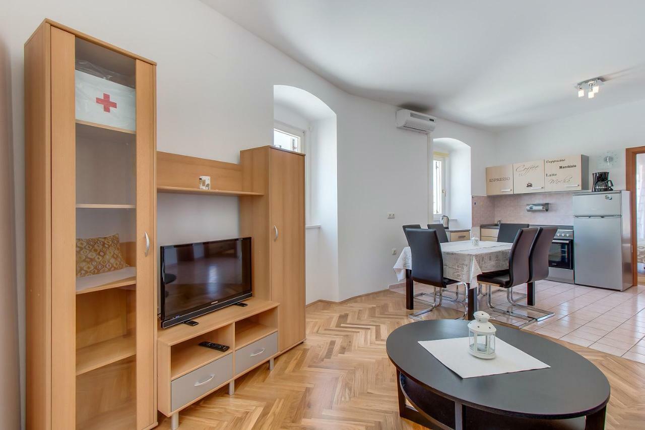 Apartments Bellus Mare Mali Lošinj Buitenkant foto